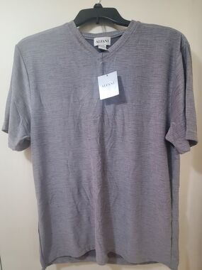 Alfani Short-Sleeve V-Neck Shirt in Heather Gray